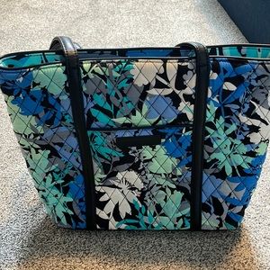 Vera Bradley tote bag